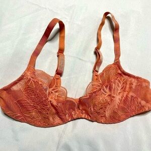 CHANTELLE Lace Non Padded Underwire Bra 32B Scalloped Cups Stretch Mesh Peach
